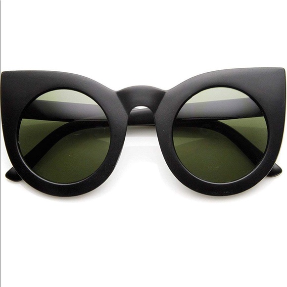 Accessories - Black Oversized Cat eye Sunglasses